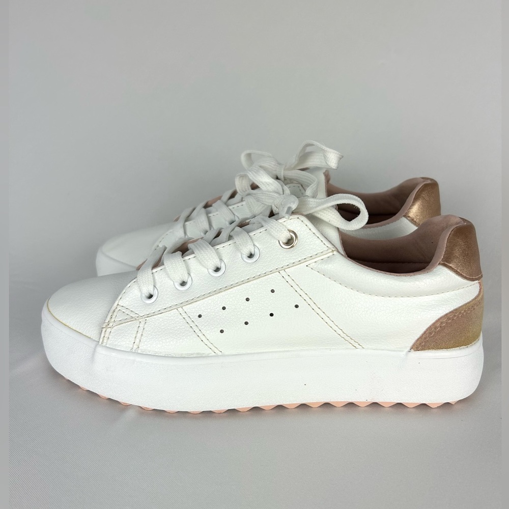 Just KOAJ white sneakers women’s size 7.5 - Picture 2 of 7